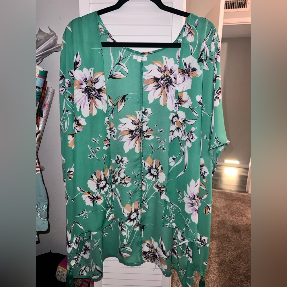 Maurices Green Relaxed Blouse with Floral Print and Mandarin Collar